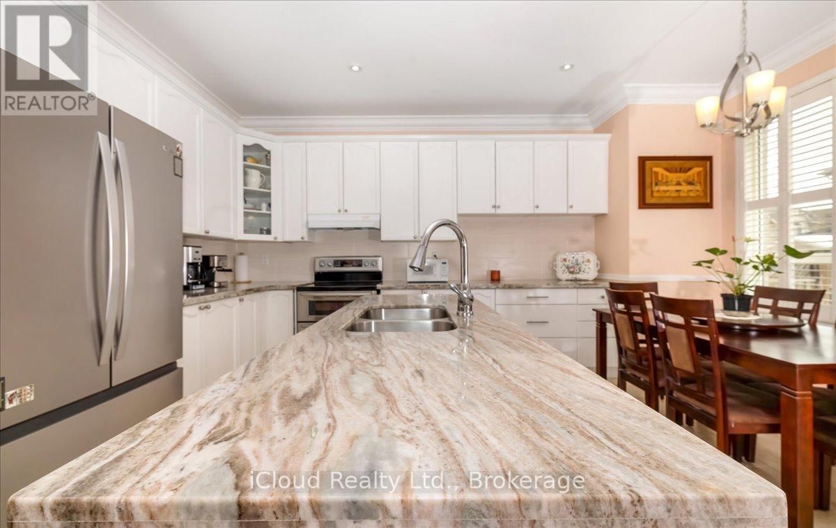 625 LAUGHREN CRESCENT Image 21