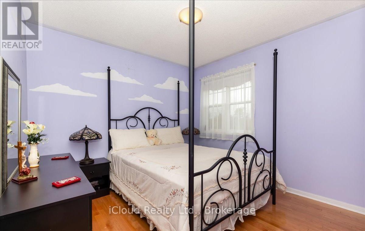 625 LAUGHREN CRESCENT Image 28