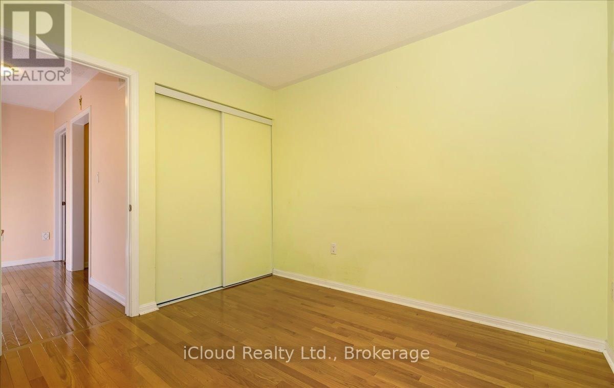 625 LAUGHREN CRESCENT Image 29