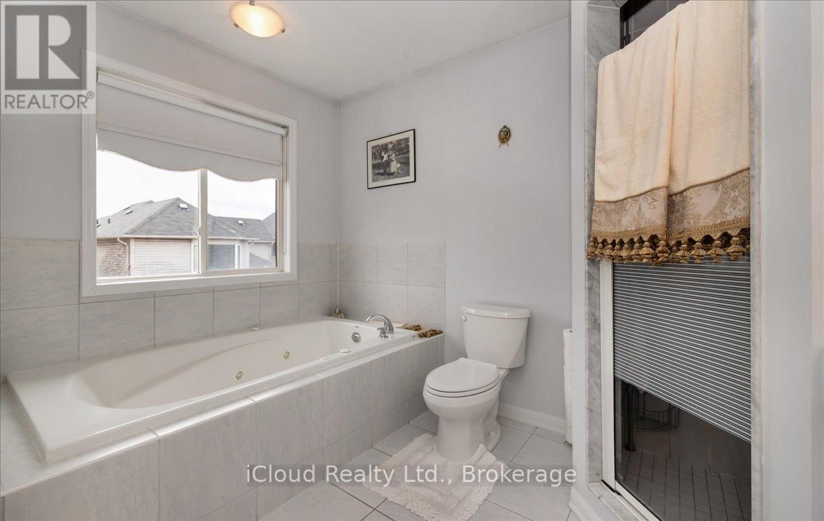 625 LAUGHREN CRESCENT Image 34