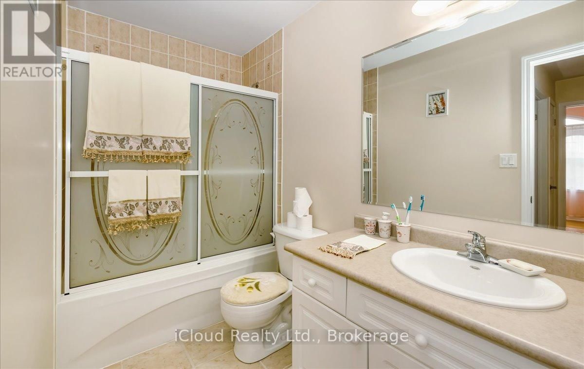 625 LAUGHREN CRESCENT Image 38