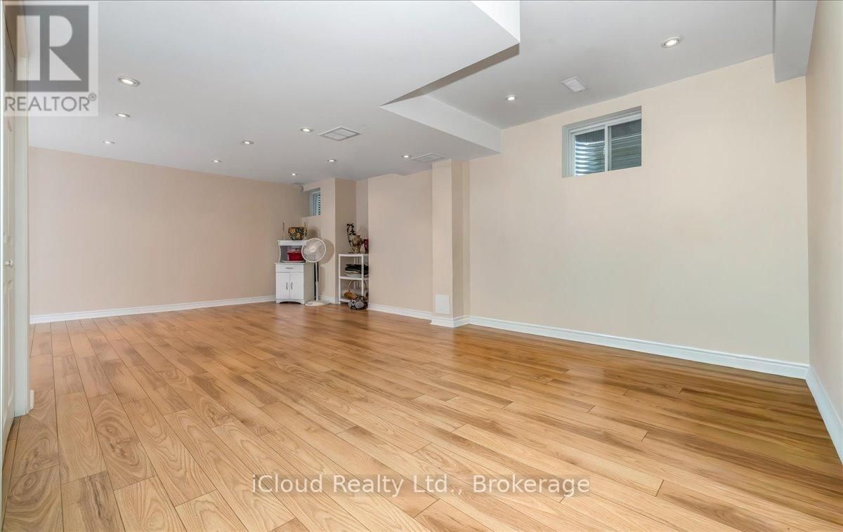 625 LAUGHREN CRESCENT Image 41