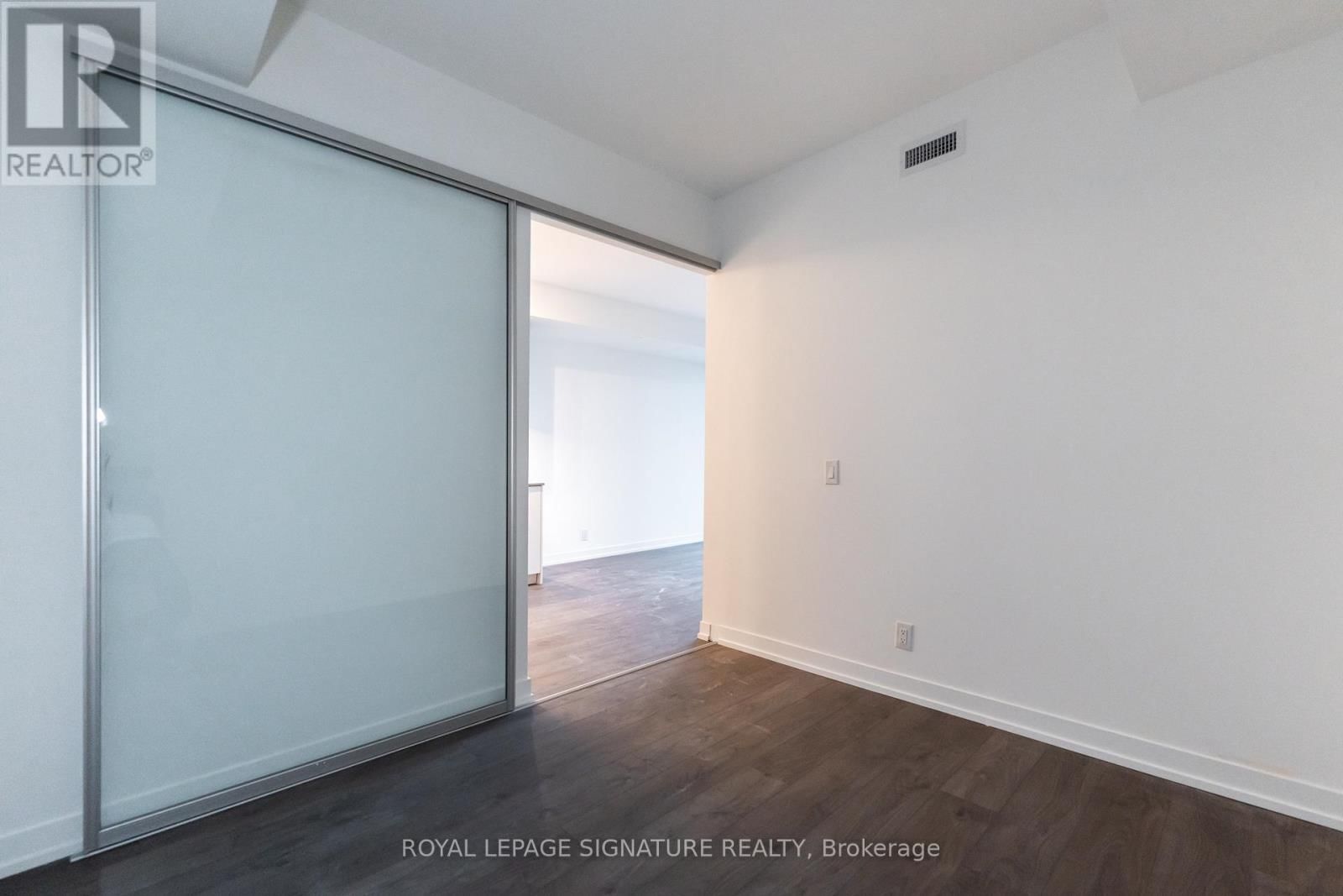 1220 - 270 DUFFERIN STREET Image 5