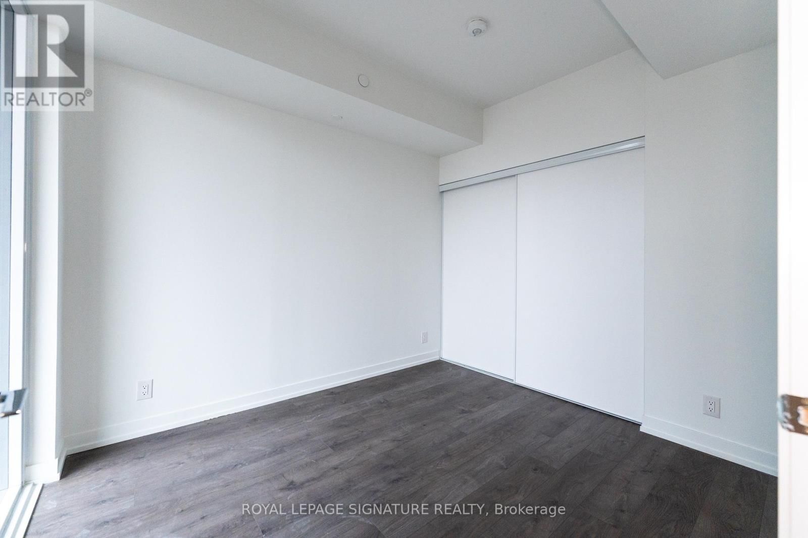 1220 - 270 DUFFERIN STREET Image 6