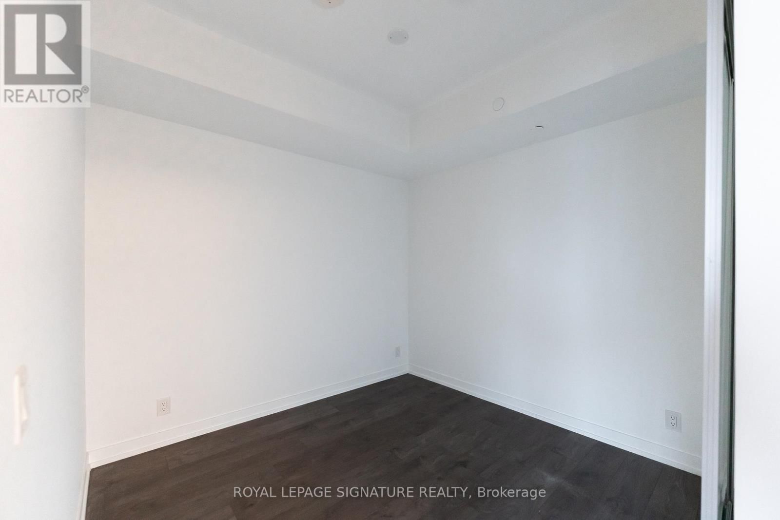 1220 - 270 DUFFERIN STREET Image 7