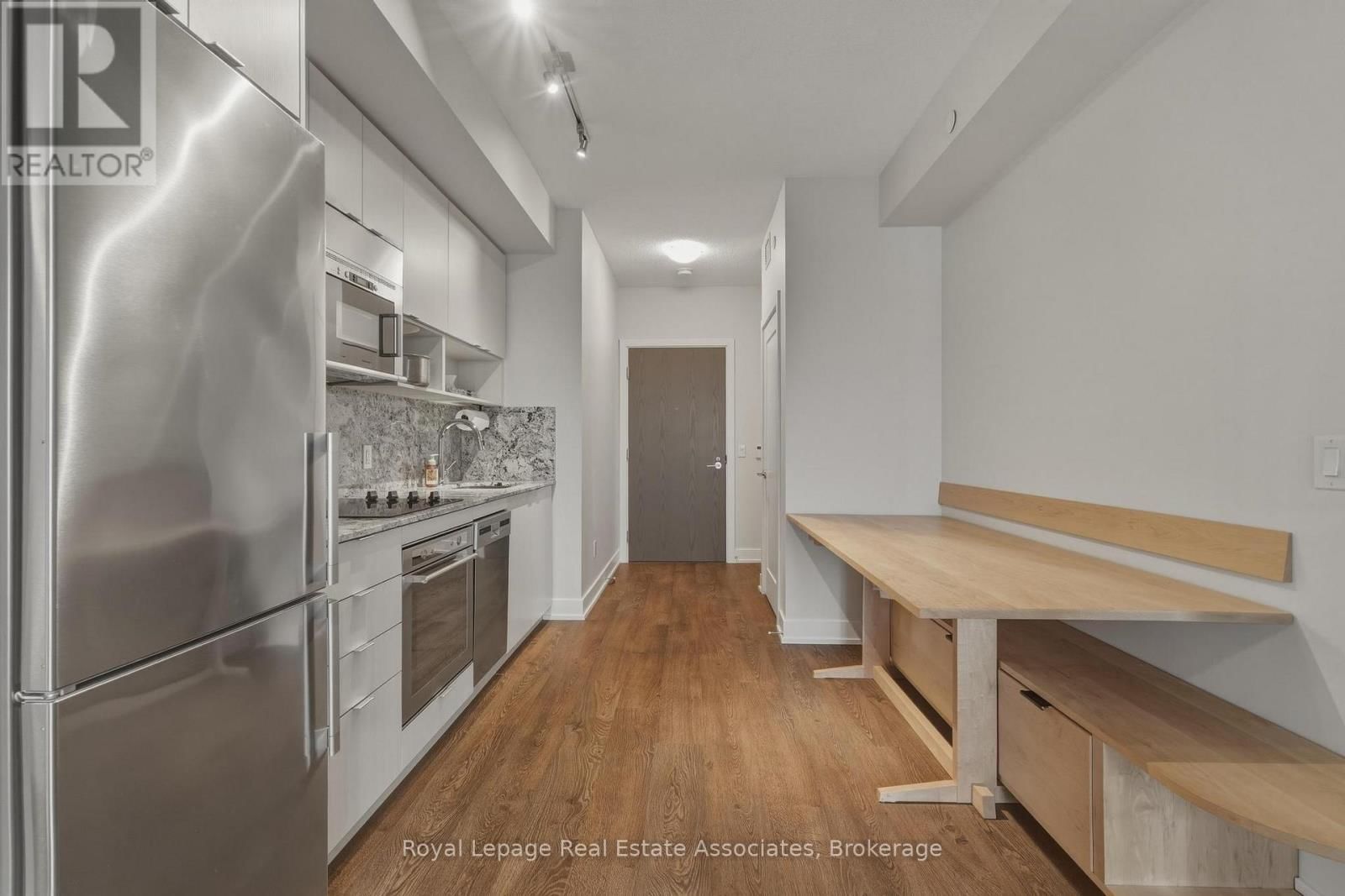 3110 - 7 MABELLE AVENUE Image 12