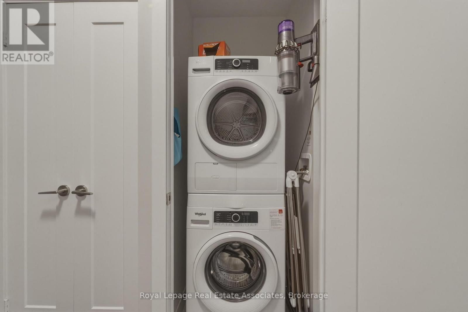 3110 - 7 MABELLE AVENUE Image 14