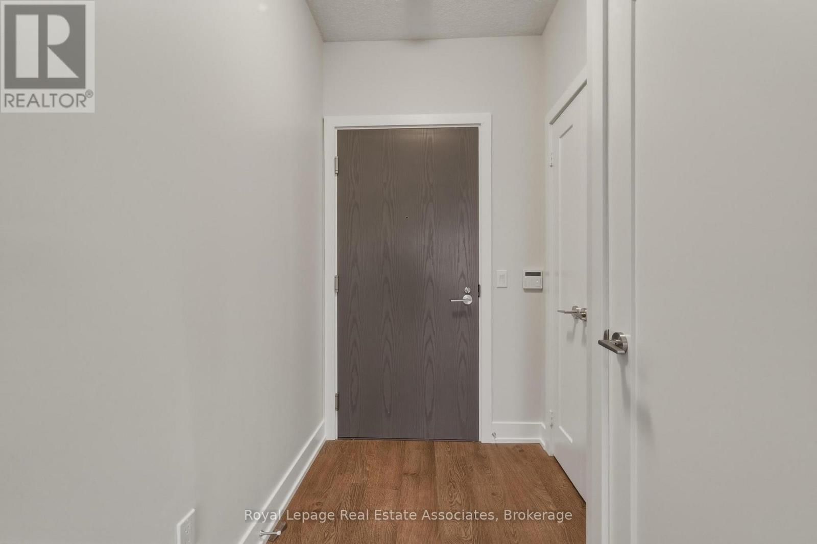 3110 - 7 MABELLE AVENUE Image 15