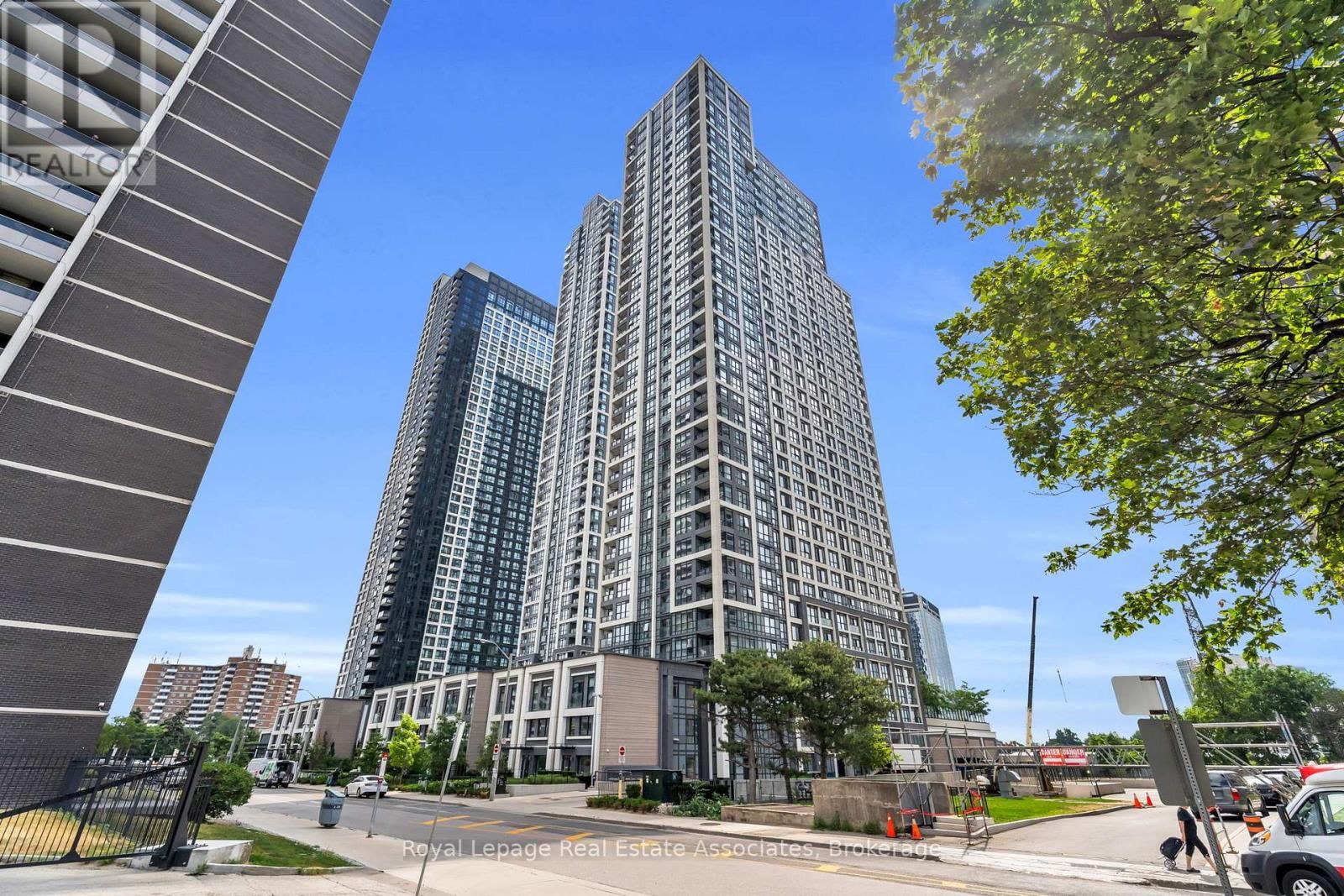 3110 - 7 MABELLE AVENUE Image 17