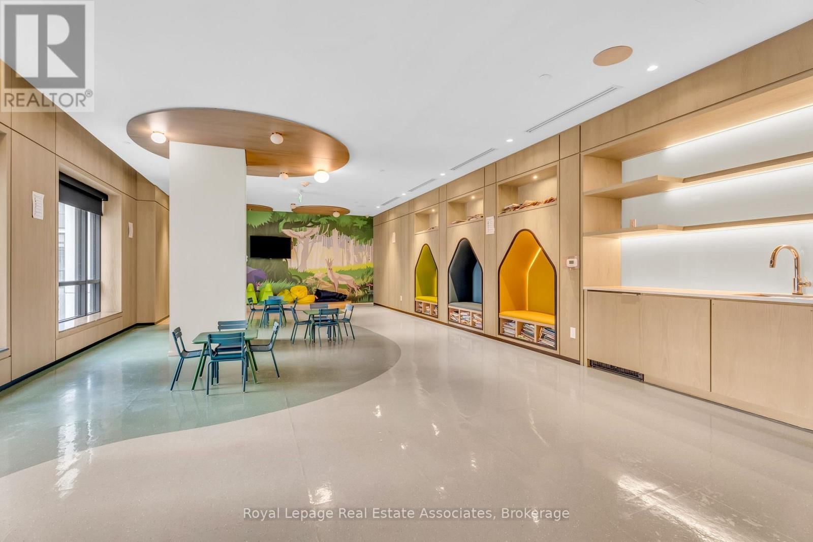 3110 - 7 MABELLE AVENUE Image 25