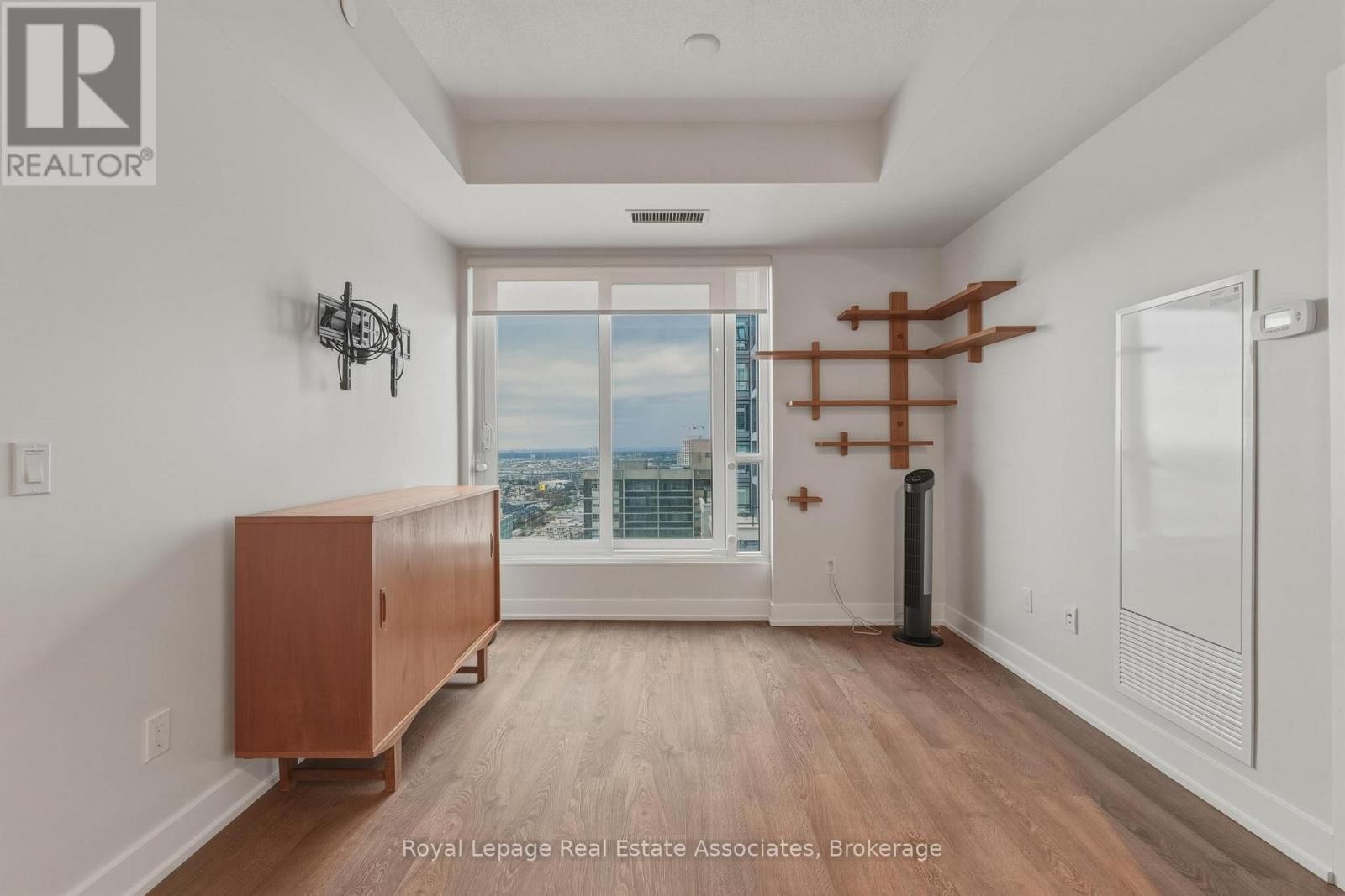 3110 - 7 MABELLE AVENUE Image 4