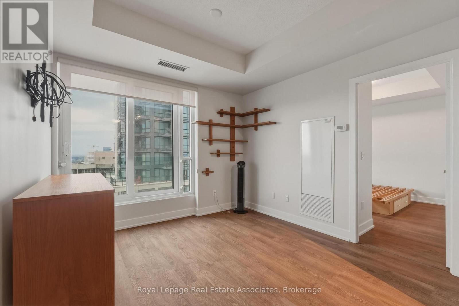 3110 - 7 MABELLE AVENUE Image 5