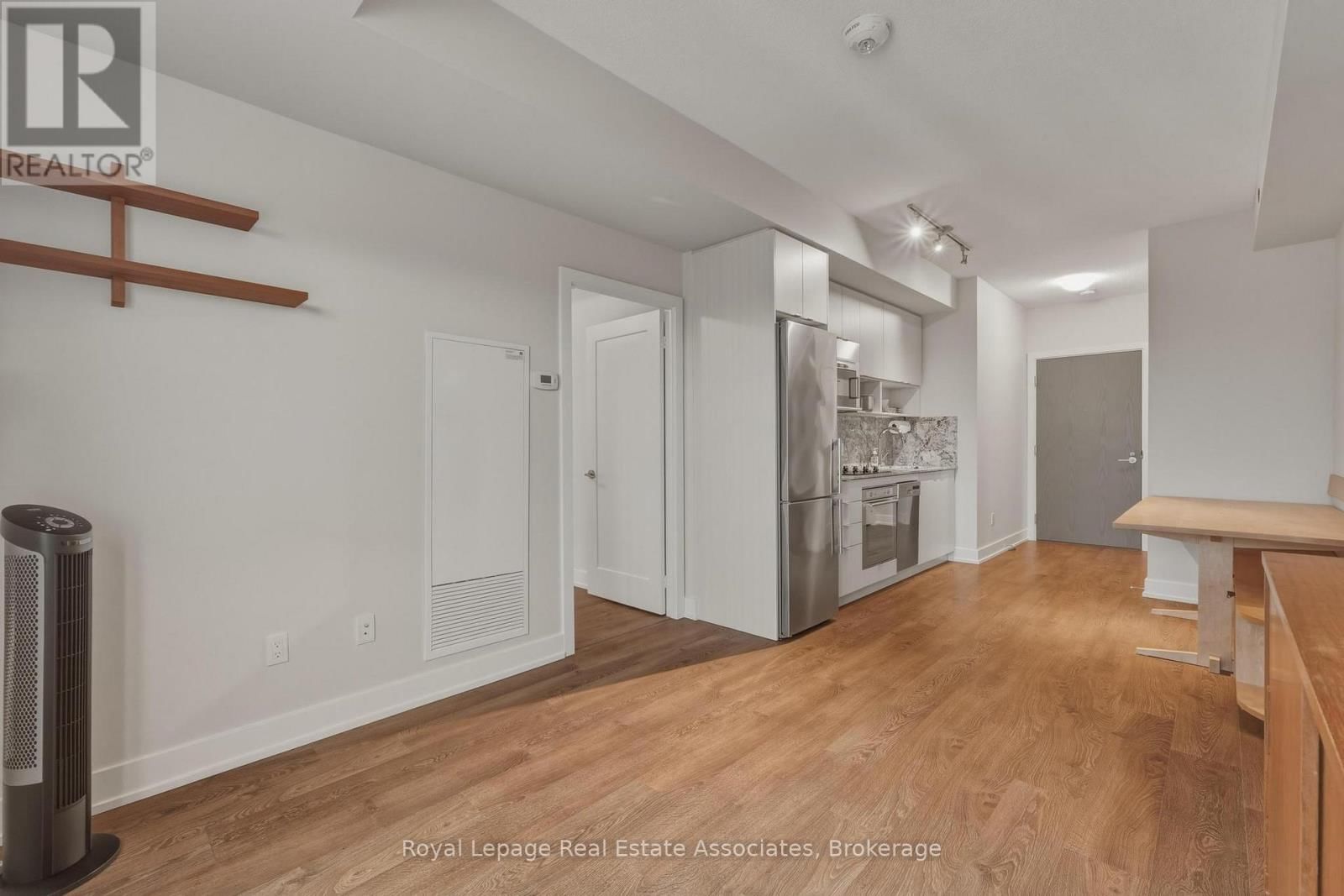 3110 - 7 MABELLE AVENUE Image 7