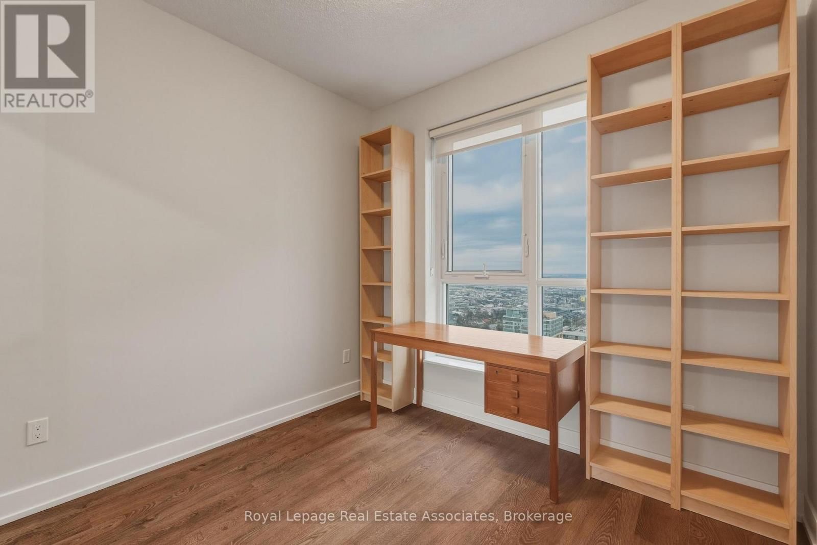 3110 - 7 MABELLE AVENUE Image 8