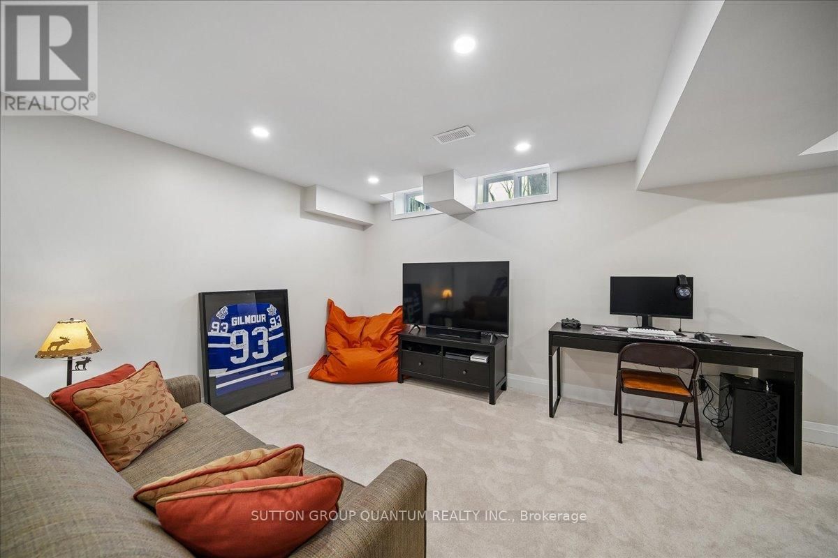 1120 MONTGOMERY DRIVE Image 28