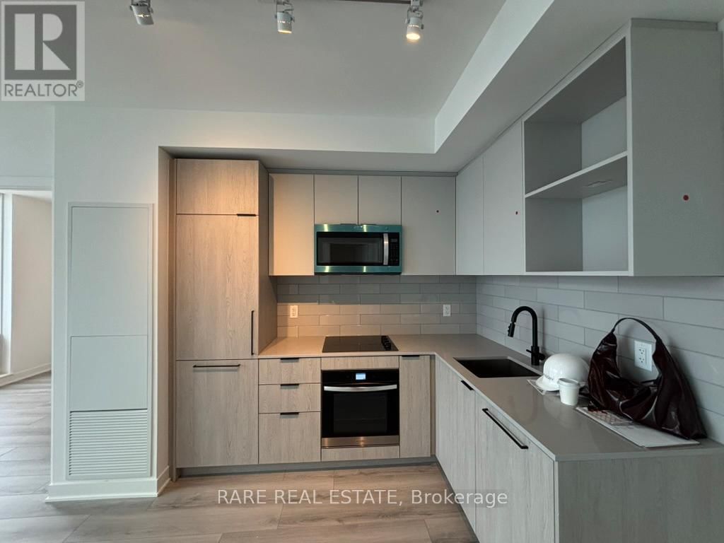 727 - 1185 DUPONT STREET Image 1