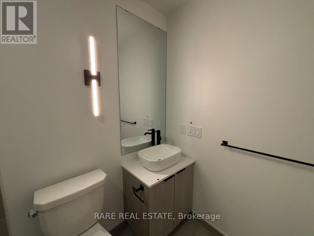 727 - 1185 DUPONT STREET Image 12