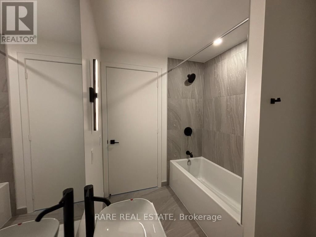 727 - 1185 DUPONT STREET Image 7