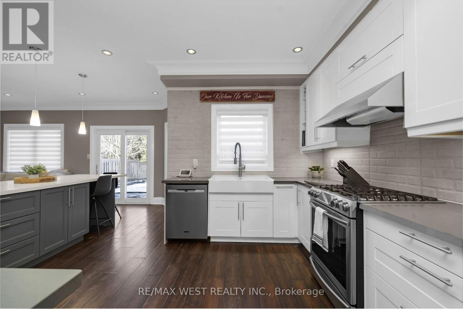 99 GRAY PARK DRIVE Image 16