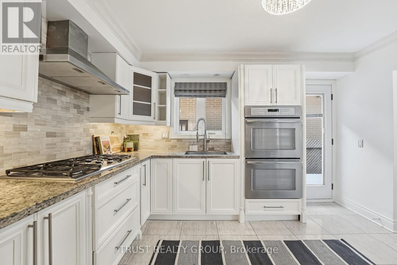 9 DEL RIA DRIVE Image 12