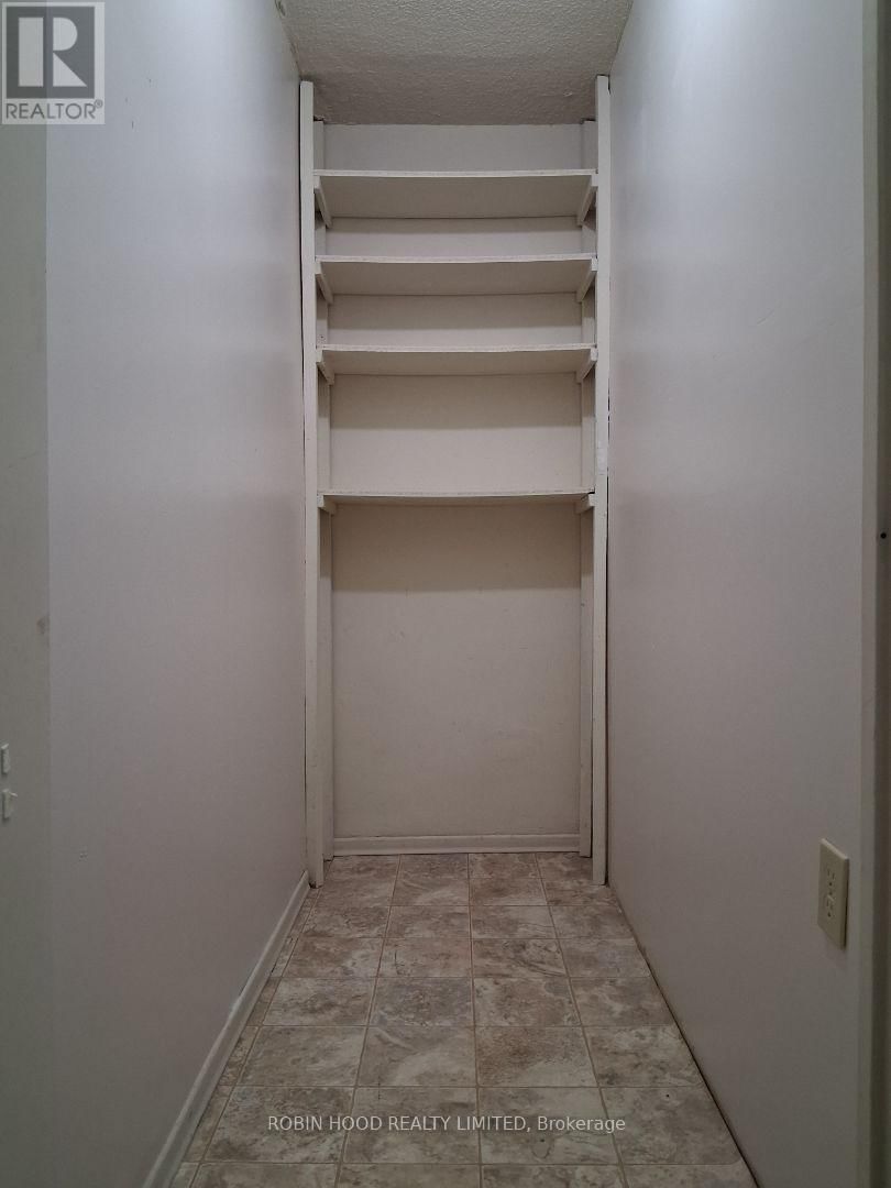 605 - 975 WARWICK COURT Image 15