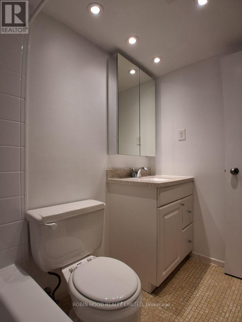 605 - 975 WARWICK COURT Image 8