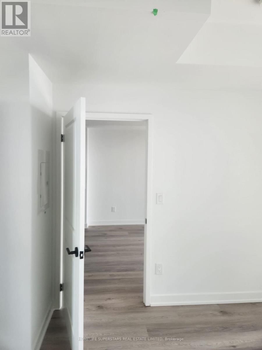 607 - 2075 LAKESHORE ROAD Image 19