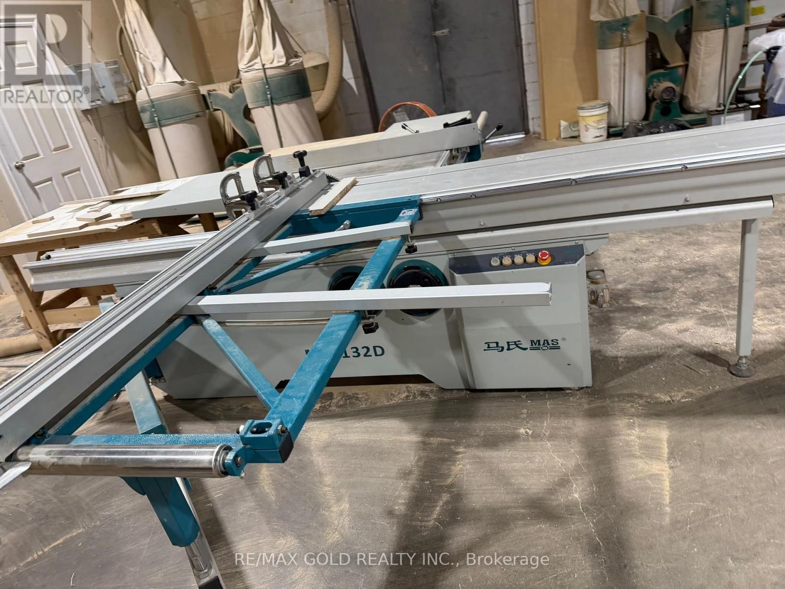 15-16 - 1645 SISMET ROAD Image 1