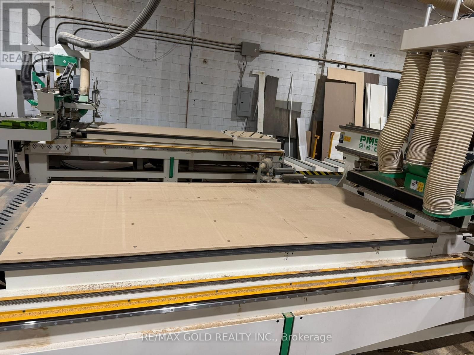 15-16 - 1645 SISMET ROAD Image 10