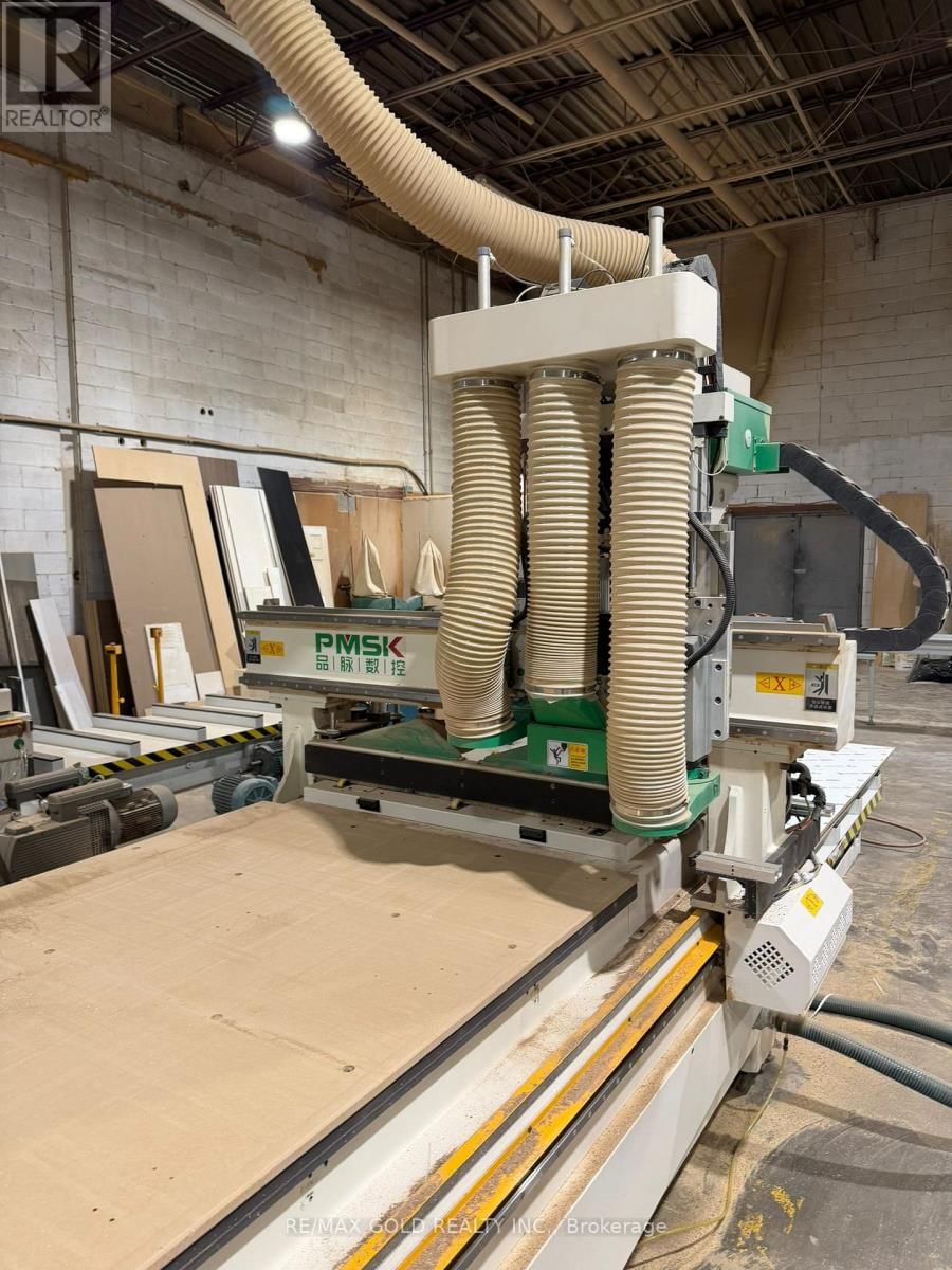 15-16 - 1645 SISMET ROAD Image 11