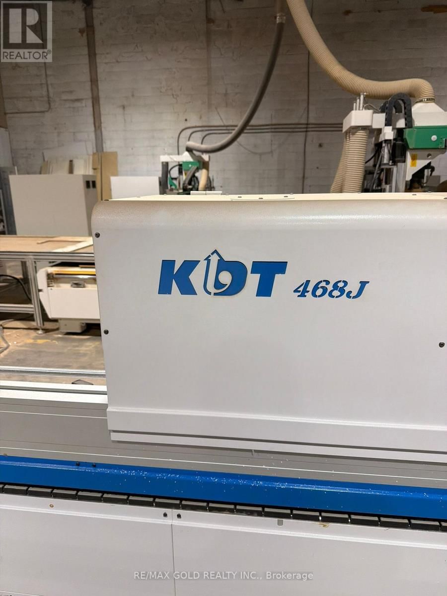 15-16 - 1645 SISMET ROAD Image 12