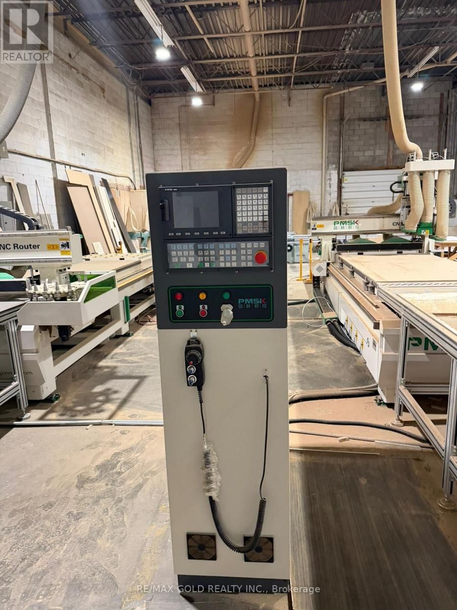 15-16 - 1645 SISMET ROAD Image 14