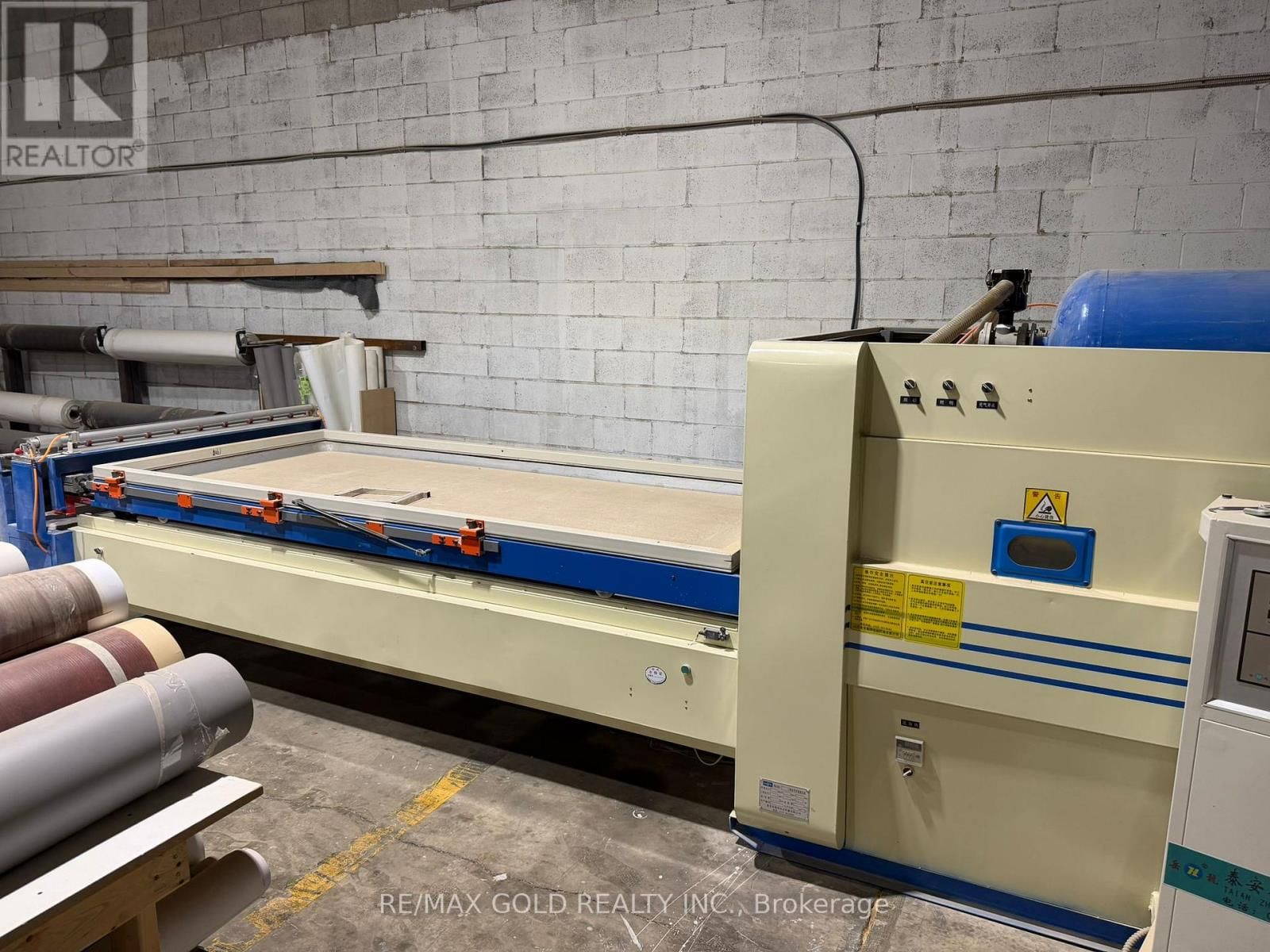 15-16 - 1645 SISMET ROAD Image 16