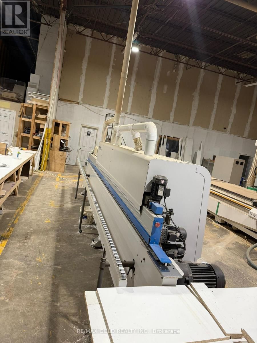 15-16 - 1645 SISMET ROAD Image 18