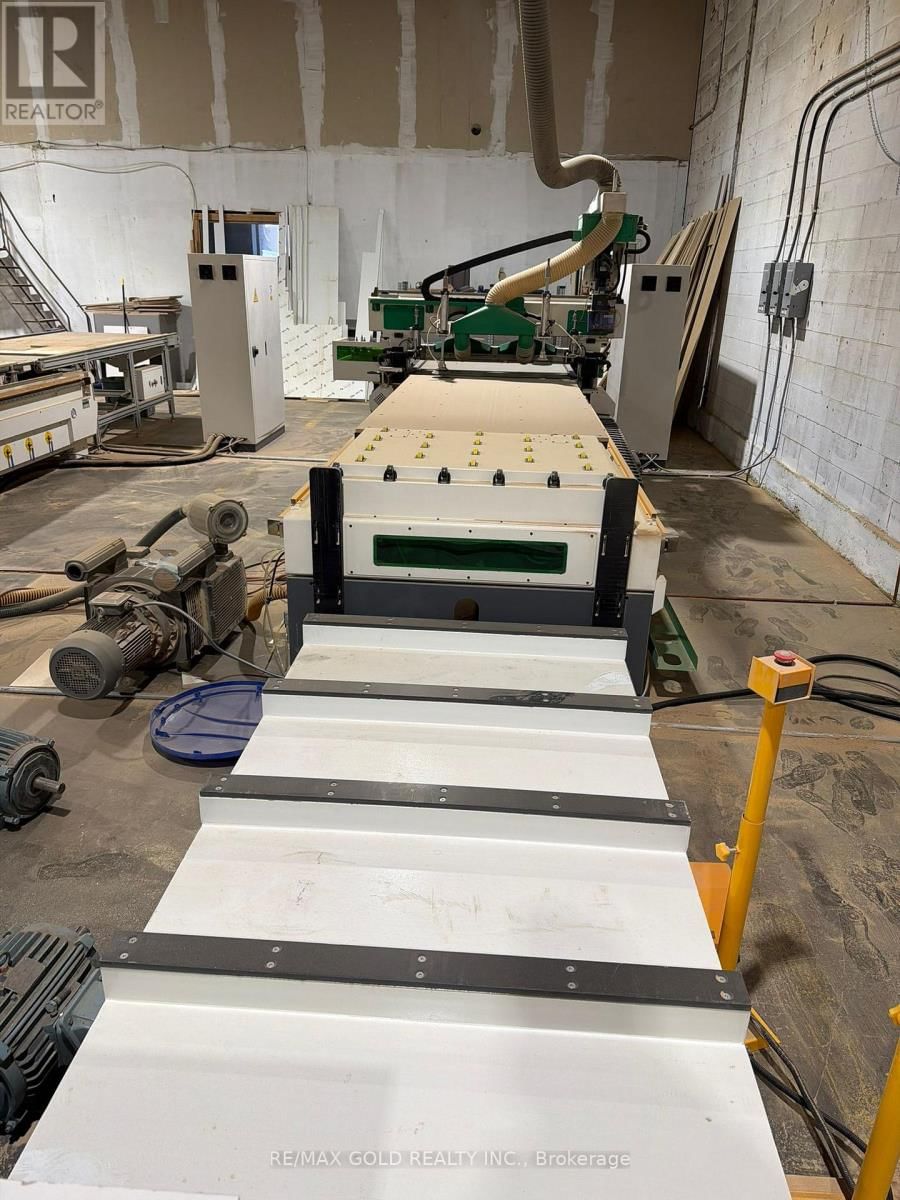 15-16 - 1645 SISMET ROAD Image 23