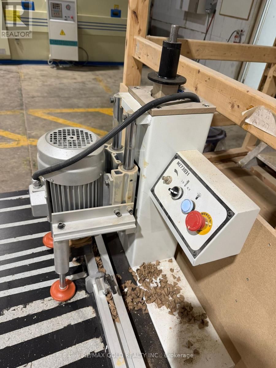 15-16 - 1645 SISMET ROAD Image 26