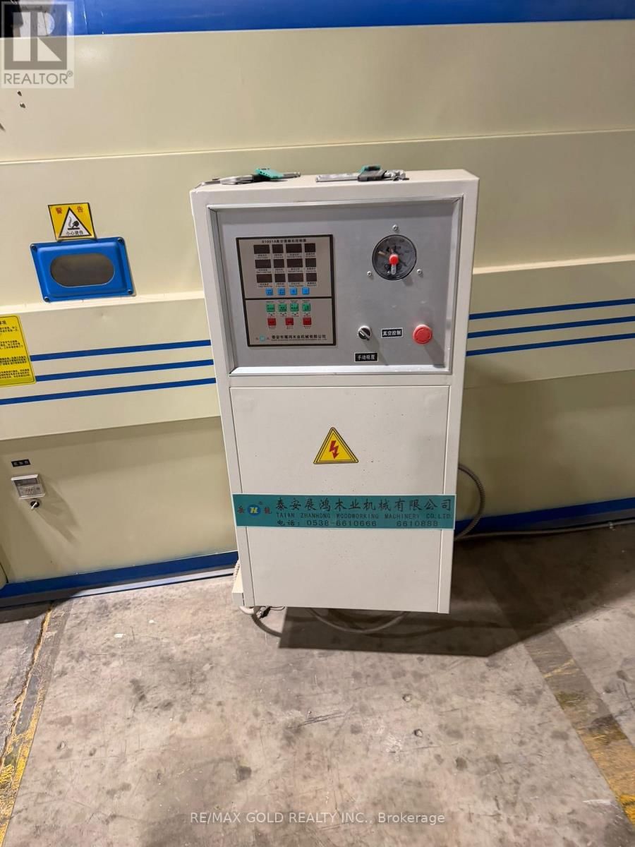 15-16 - 1645 SISMET ROAD Image 3