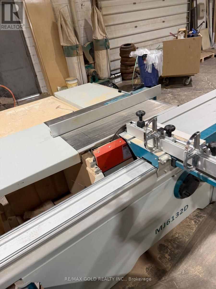 15-16 - 1645 SISMET ROAD Image 8