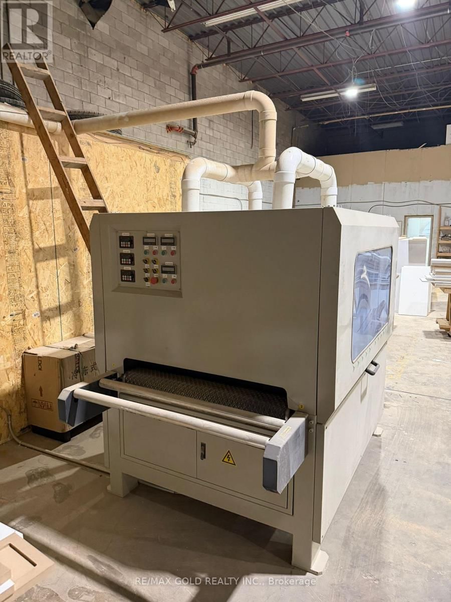 15-16 - 1645 SISMET ROAD Image 9