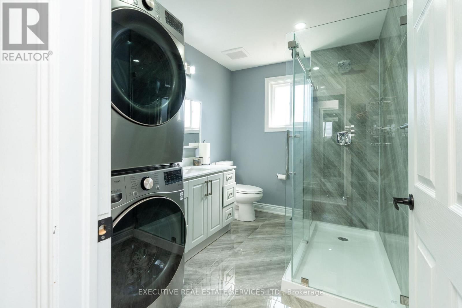 90 HINCHLEY WOOD GROVE Image 19