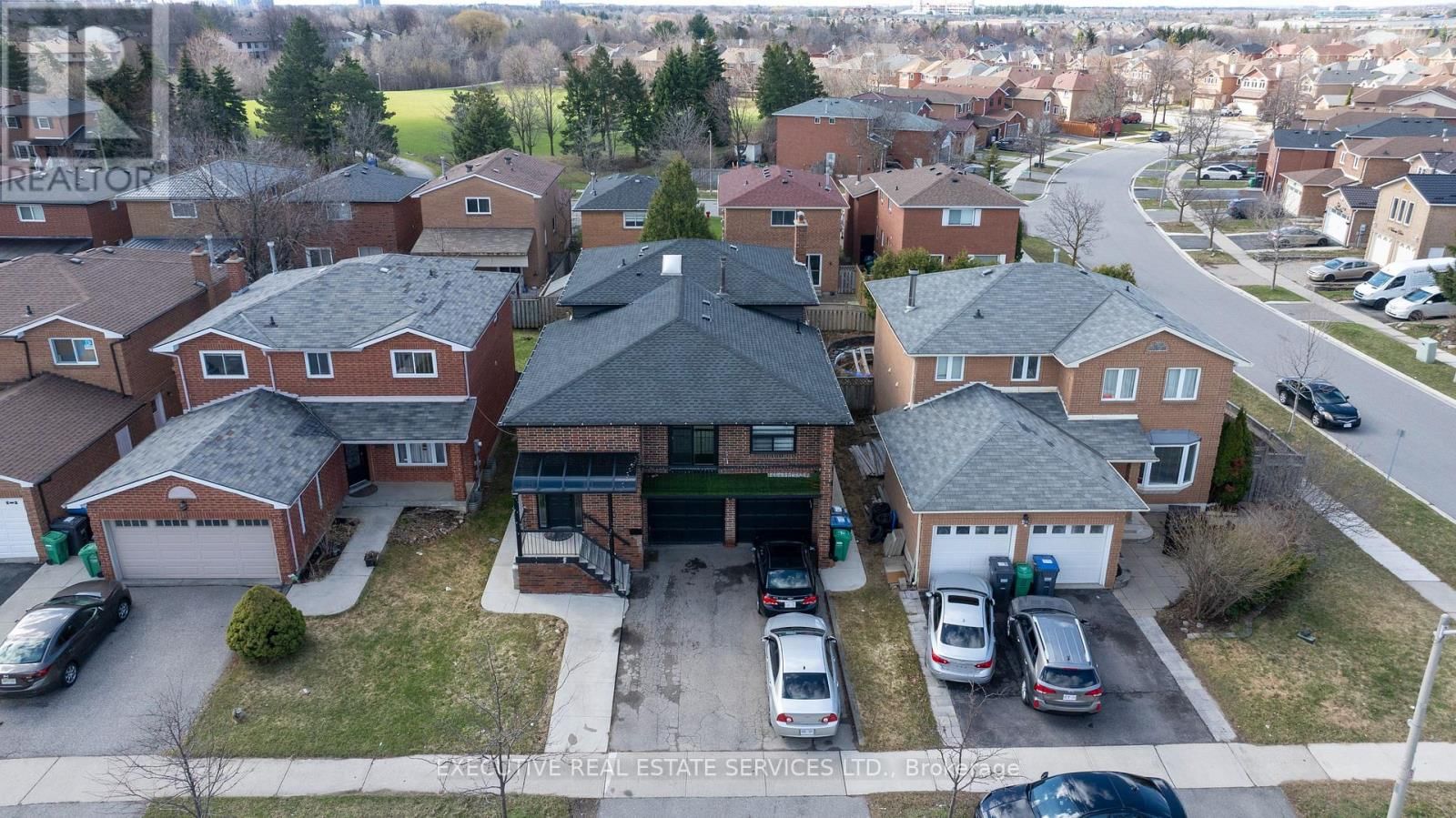 90 HINCHLEY WOOD GROVE Image 2