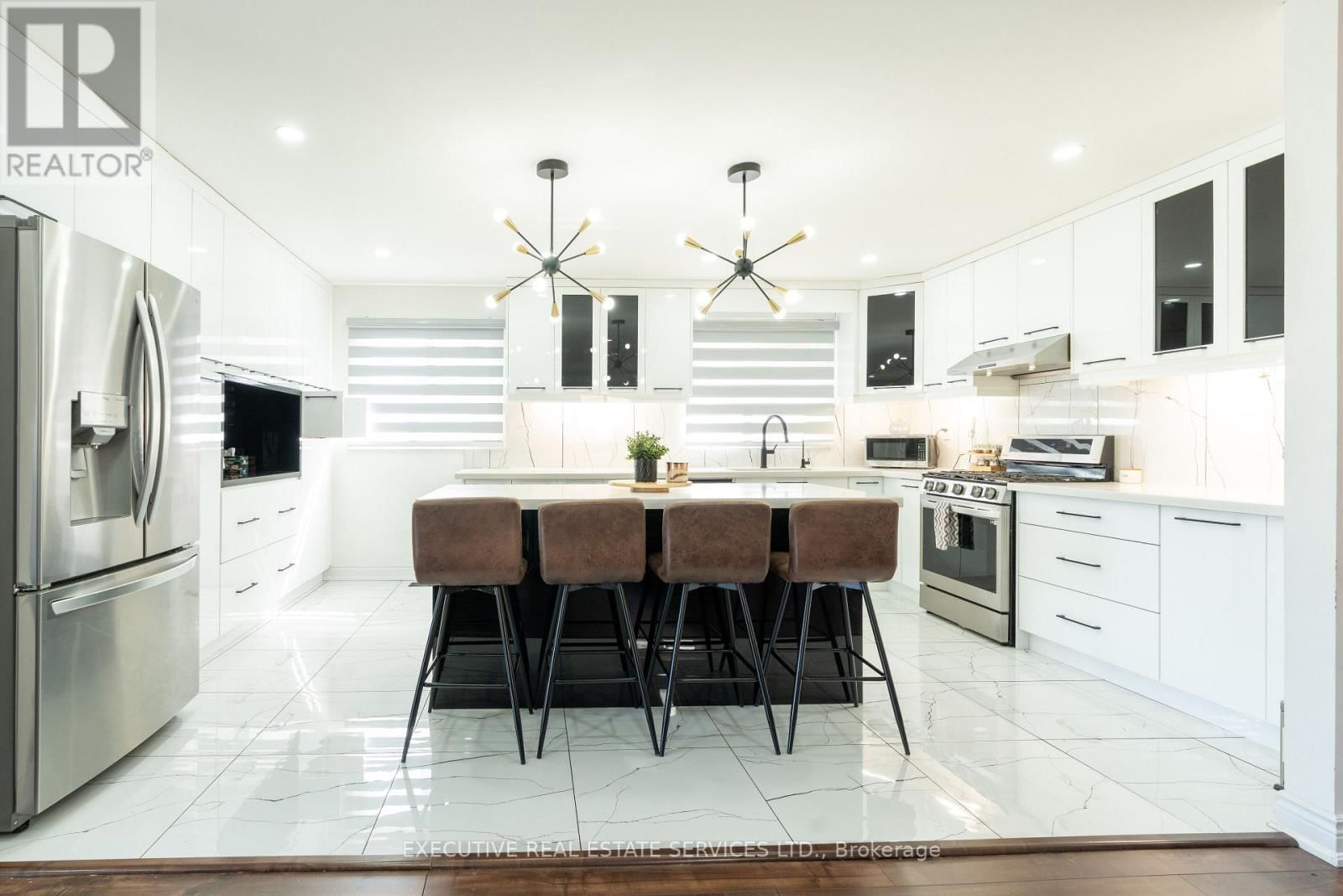 90 HINCHLEY WOOD GROVE Image 5