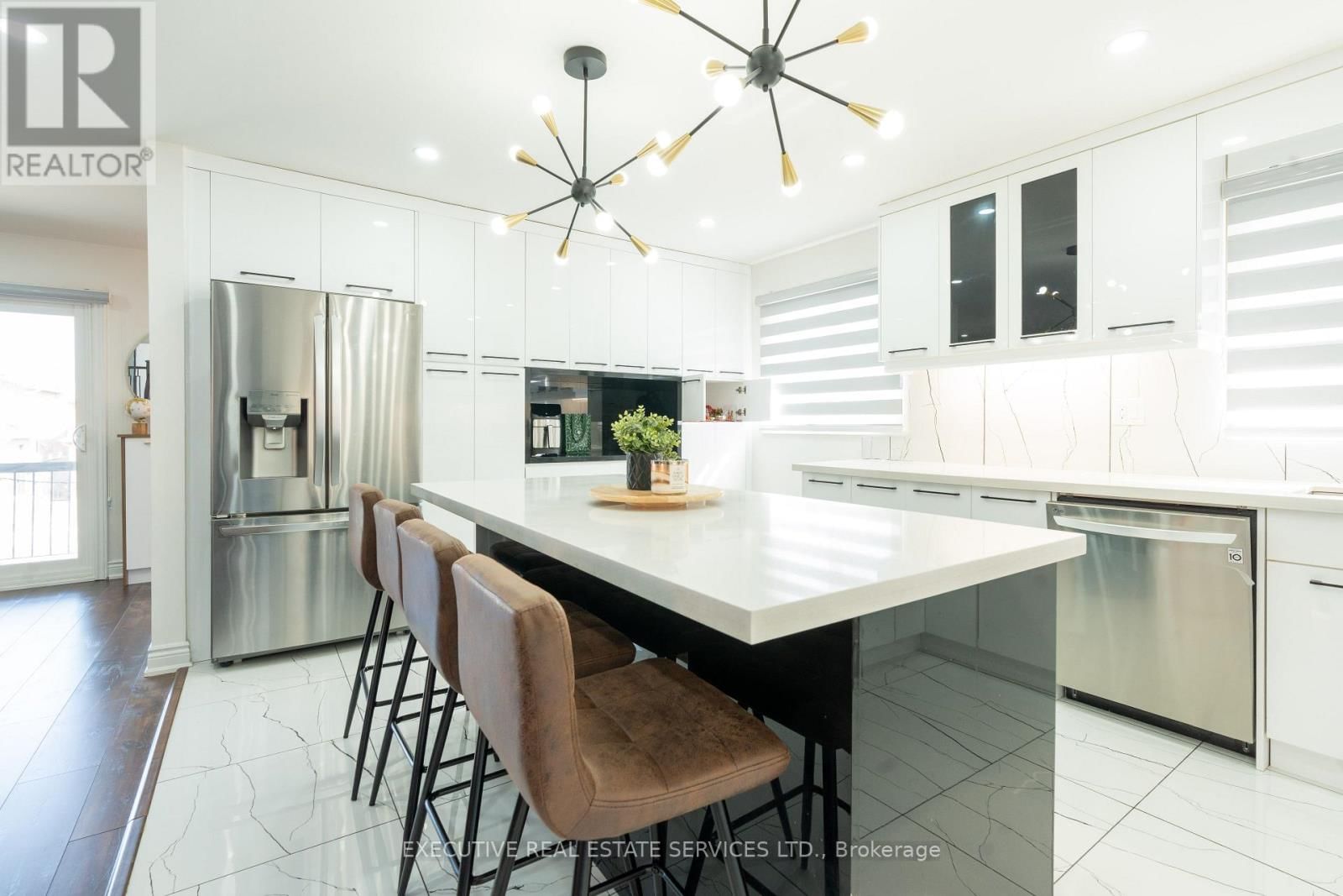 90 HINCHLEY WOOD GROVE Image 7