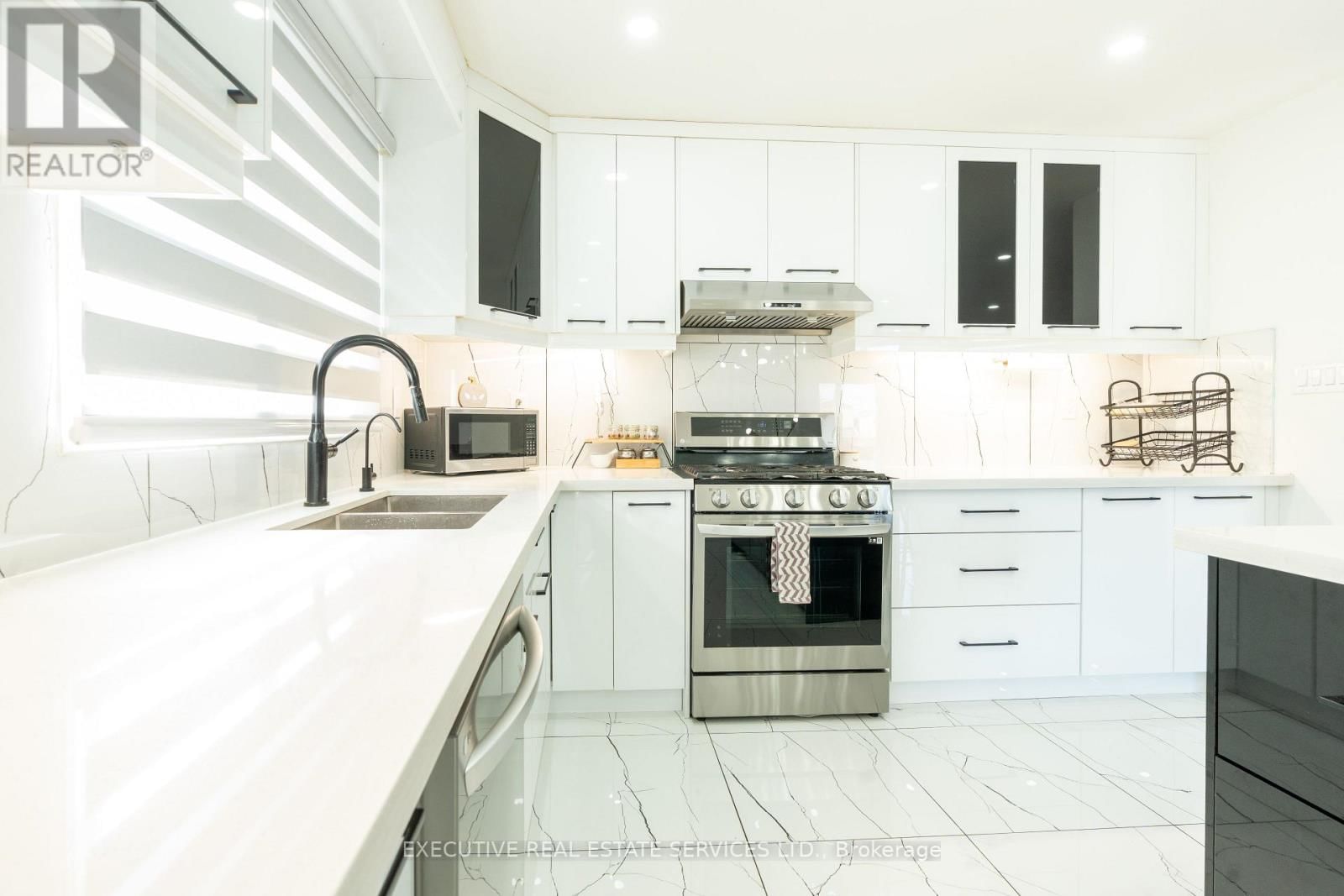 90 HINCHLEY WOOD GROVE Image 9