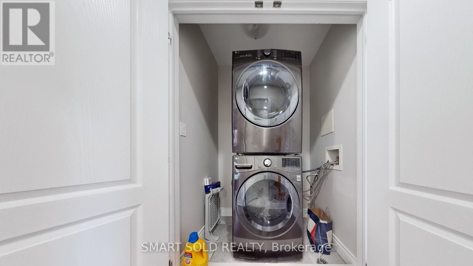 1040 OSSINGTON AVENUE Image 25