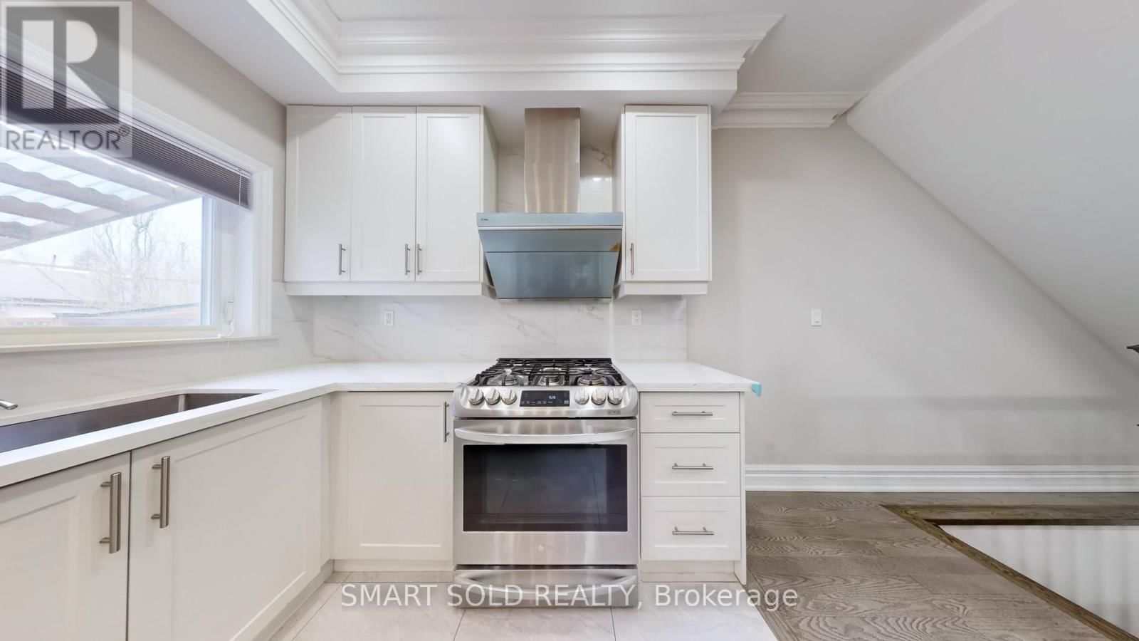 1040 OSSINGTON AVENUE Image 9