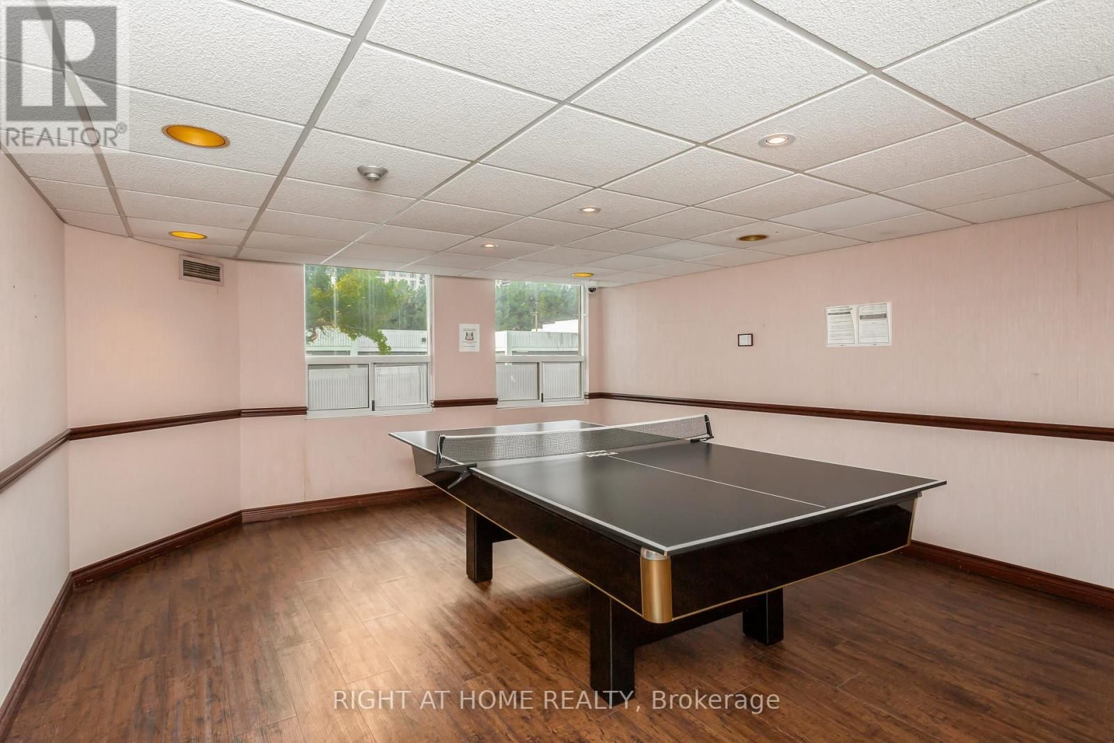 PH6 - 3650 KANEFF CRESCENT Image 36