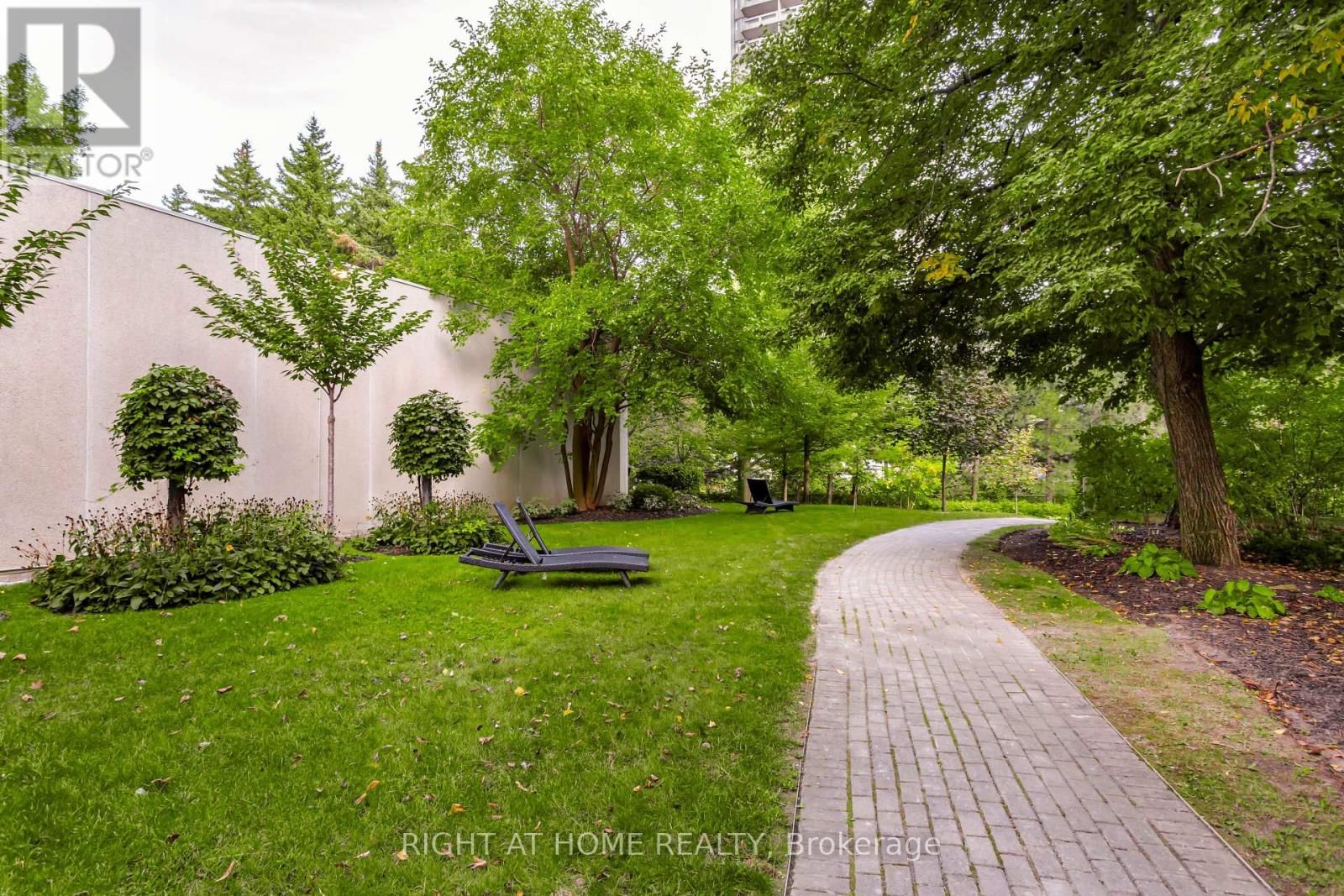 PH6 - 3650 KANEFF CRESCENT Image 41