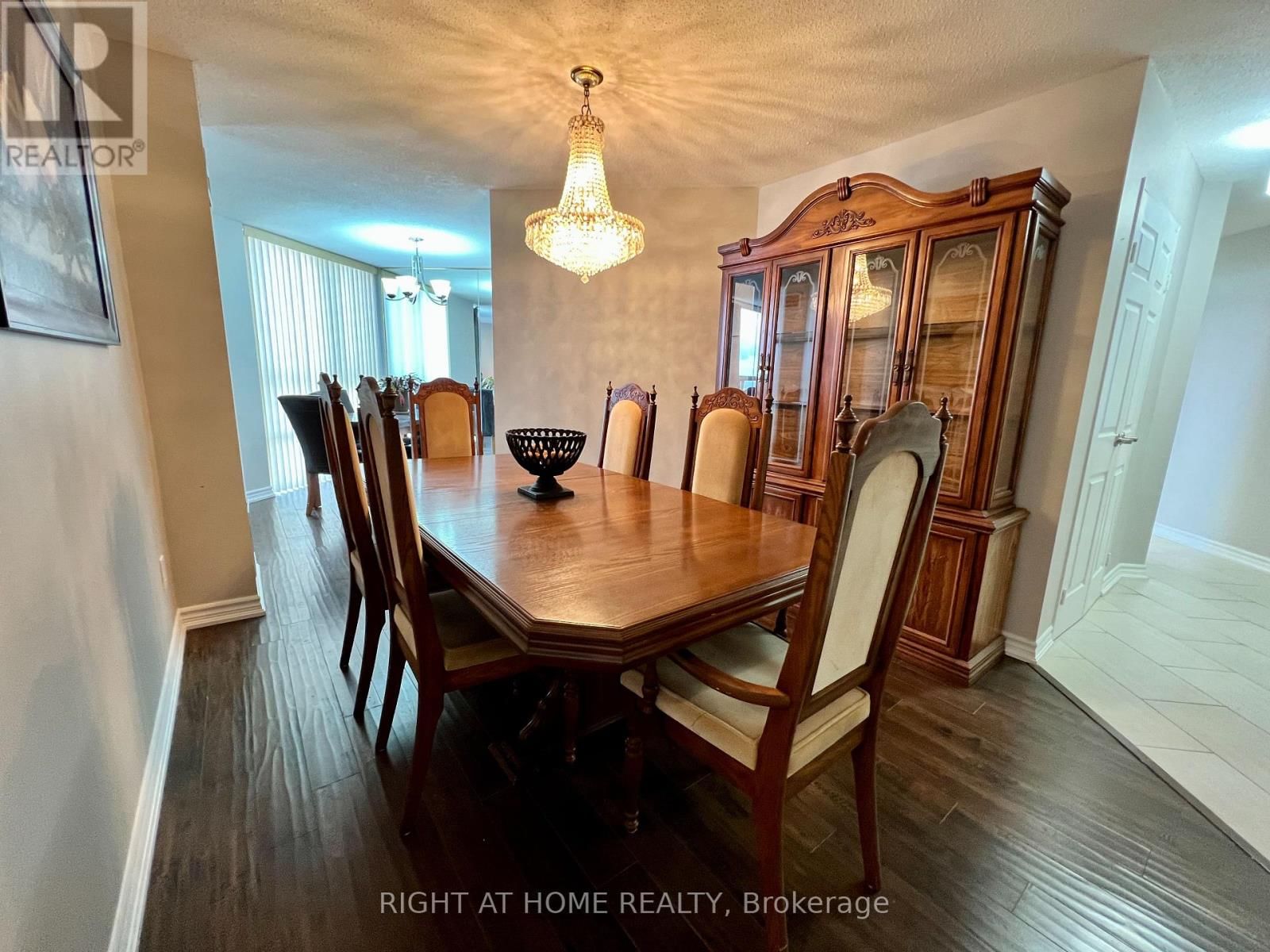 PH6 - 3650 KANEFF CRESCENT Image 9