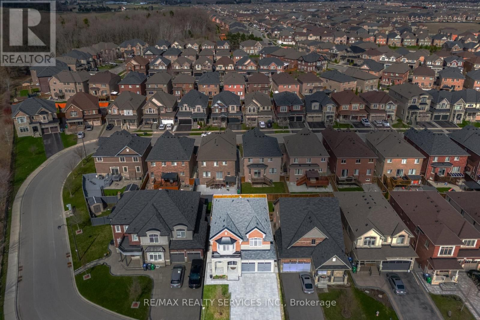 38 BLACKBERRY VALLEY CRESCENT Image 2